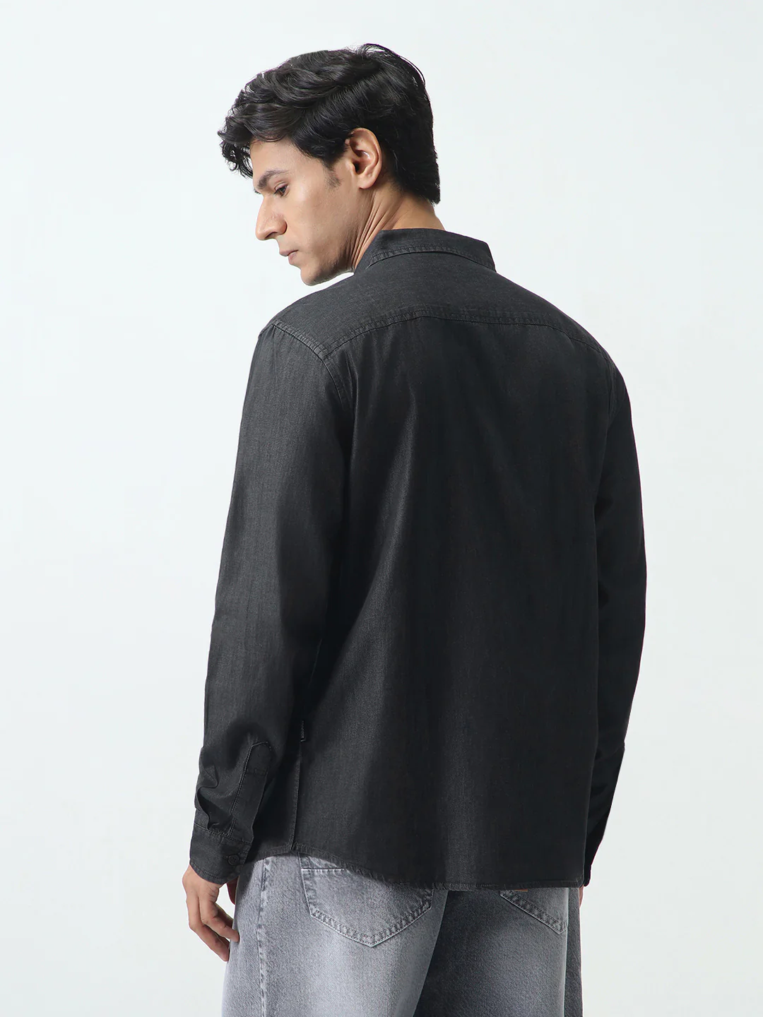 Men's Black Regular Fit Full Sleeve Solid Denim Shirt - Image 4