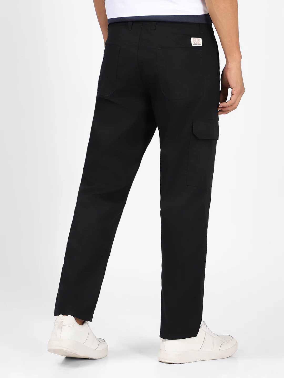 Men's Black Regular Fit Solid Cargo Chino Pant With 6 Pockets - Image 4