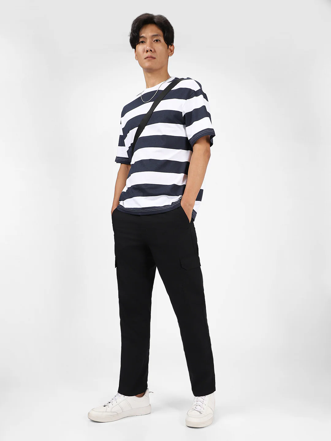 Men's Black Regular Fit Solid Cargo Chino Pant With 6 Pockets - Image 5