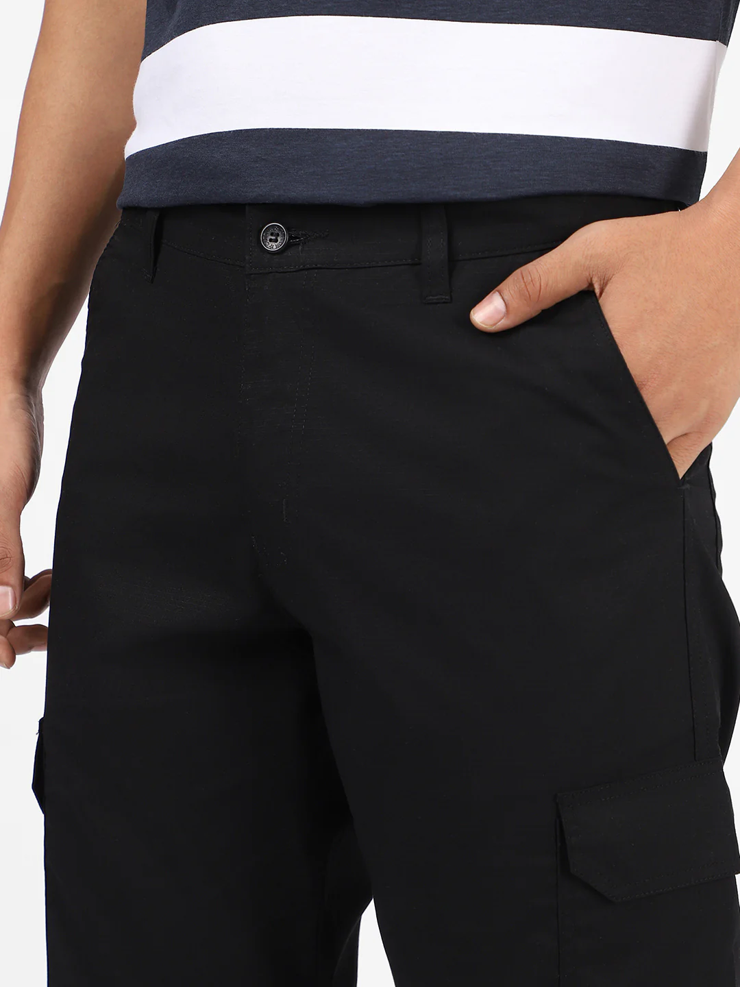 Men's Black Regular Fit Solid Cargo Chino Pant With 6 Pockets - Image 6