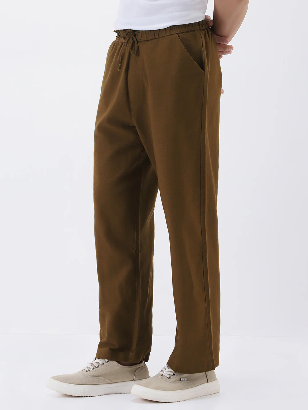 Men's Khaki Loose Fit Solid Linen Blend Trousers Non-Stretchable - Image 2