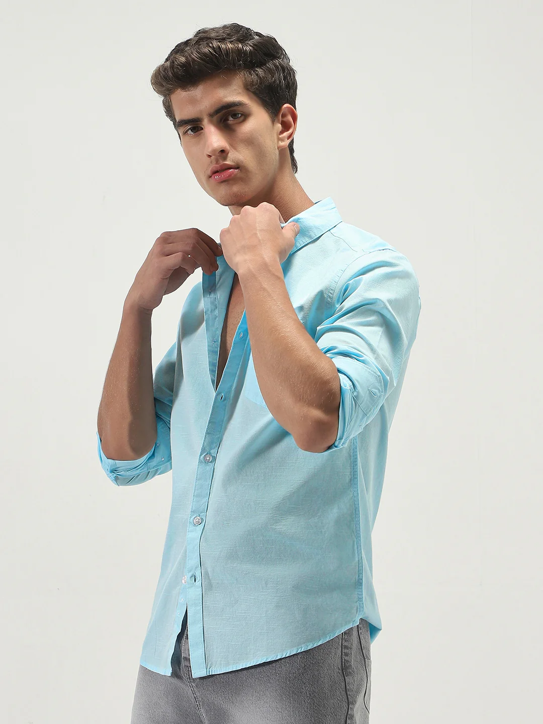 Men's Light Blue Cotton Full Sleeve Regular Fit Casual Solid Slub Shirt with Spread Collar - Image 2