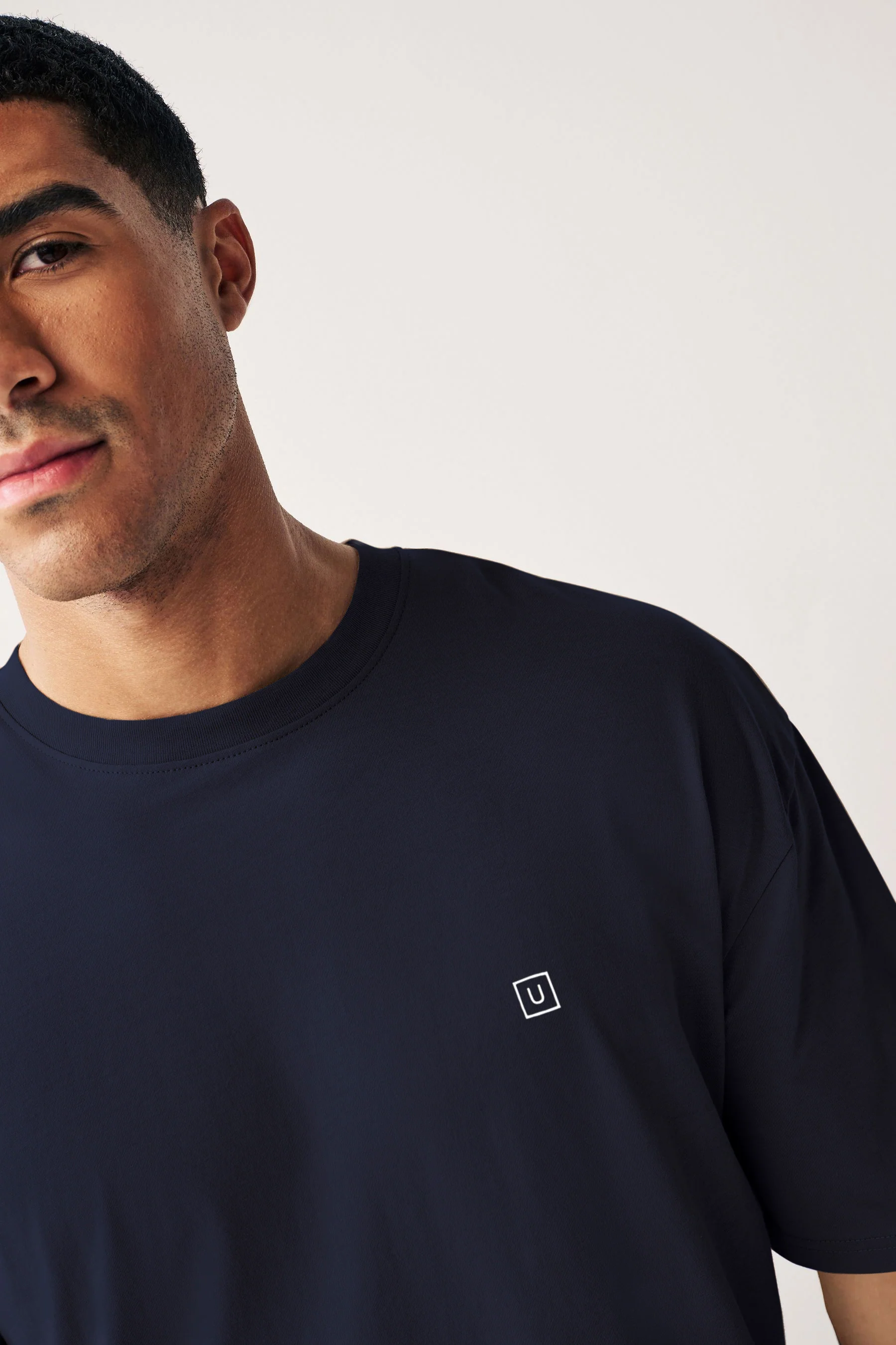 Men's Navy Blazer Solid Round Neck Oversized Half Sleeve Cotton T-Shirt - Image 4