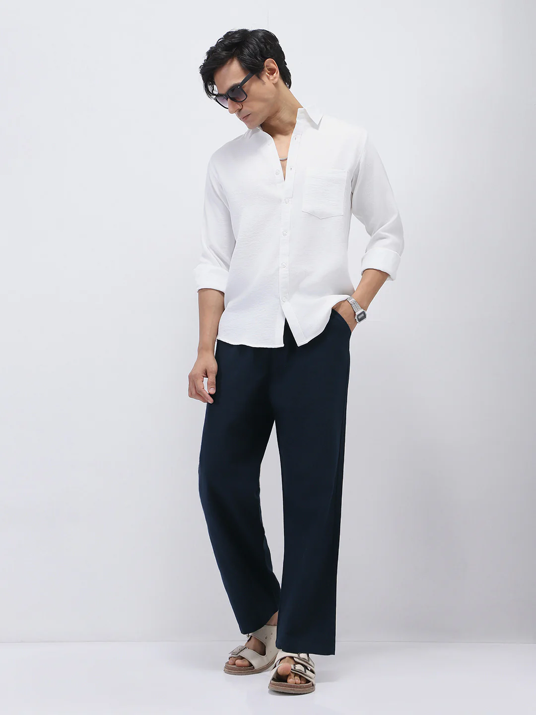 Men's Navy Loose Fit Solid Linen Blend Trousers Non-Stretchable - Image 4