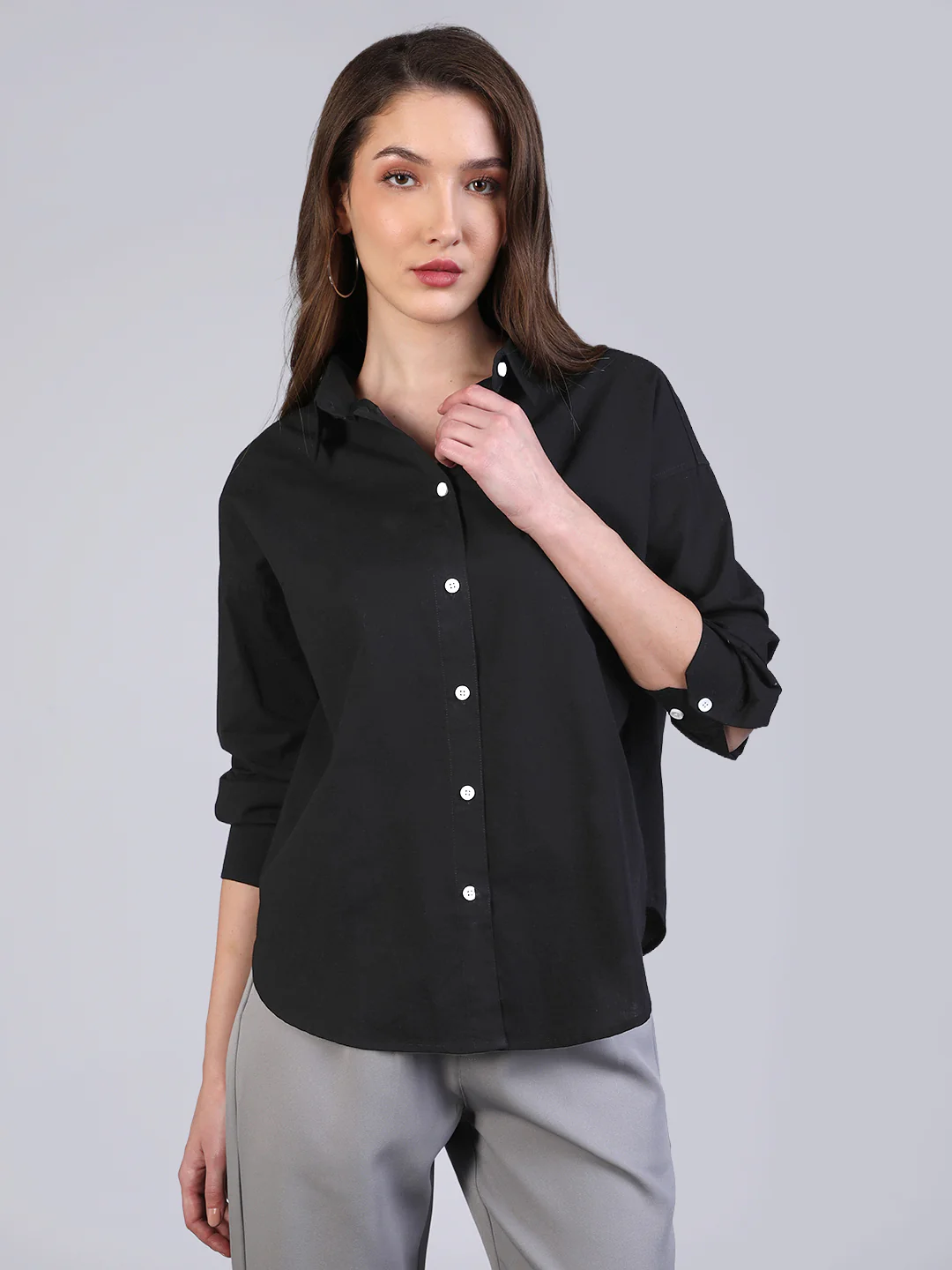 Women's Black Cotton Full Sleeve Oversized Fit Casual Solid Slub Shirt with Spread Collar - Image 2