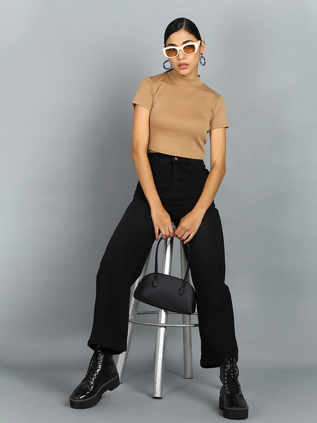 Women's Black Wide Leg Fit Washed Jeans - Image 4