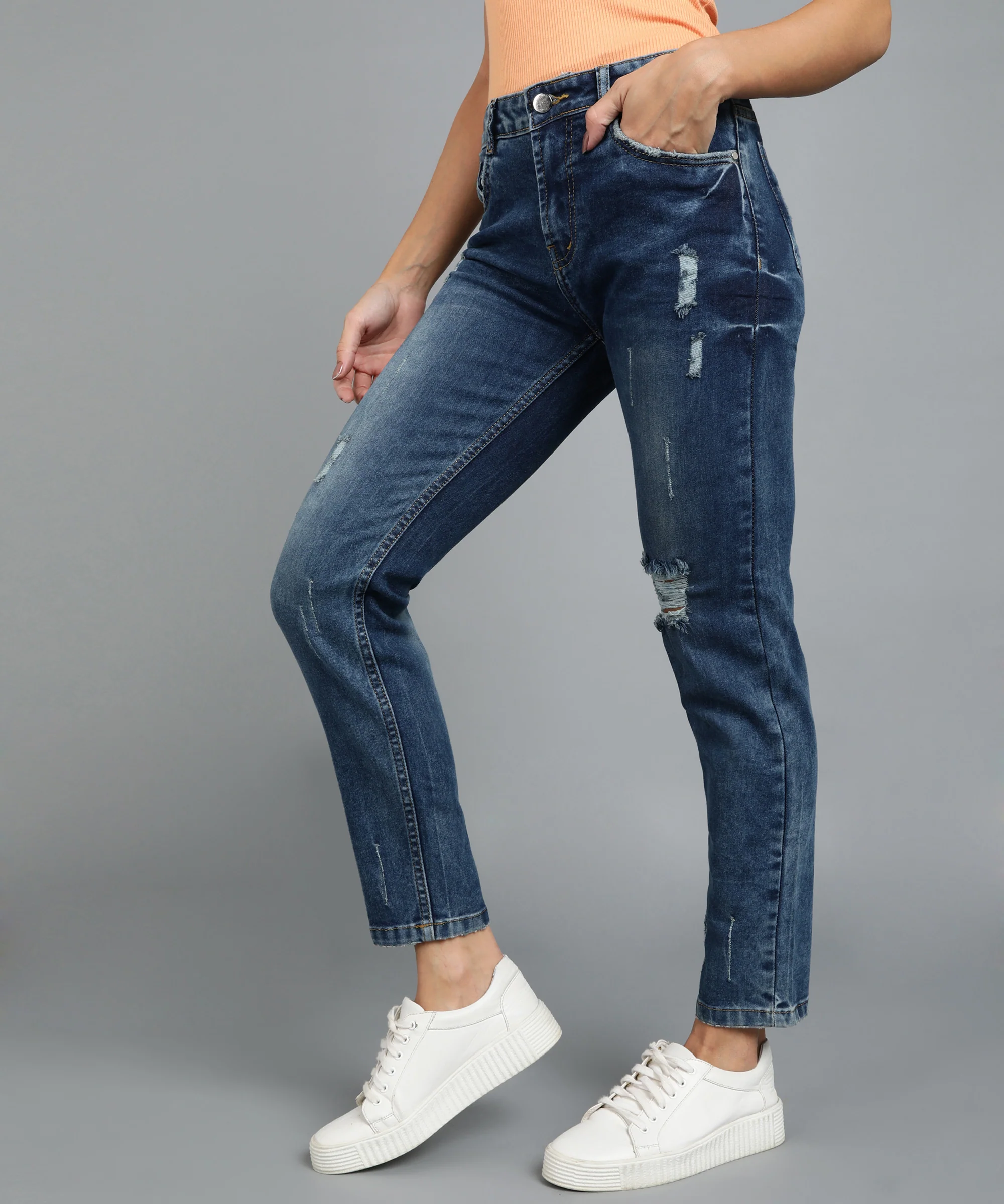 Women's Blue Boyfriend Fit Washed Jeans - Image 2