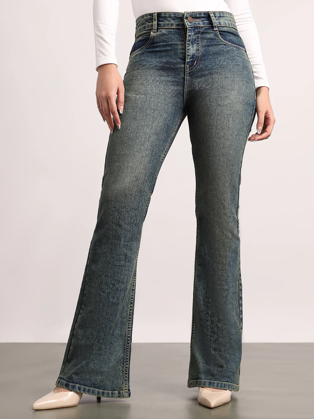 Women's Blue Mid Rise Bootcut Fit Washed Jeans Stretchable