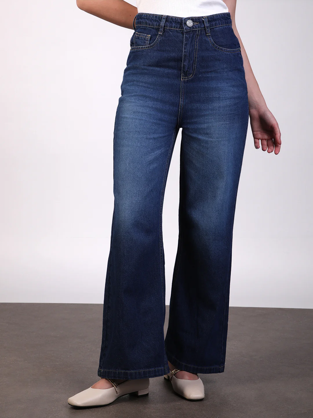 Women's Blue Wide Leg Fit Washed Jeans - Image 2
