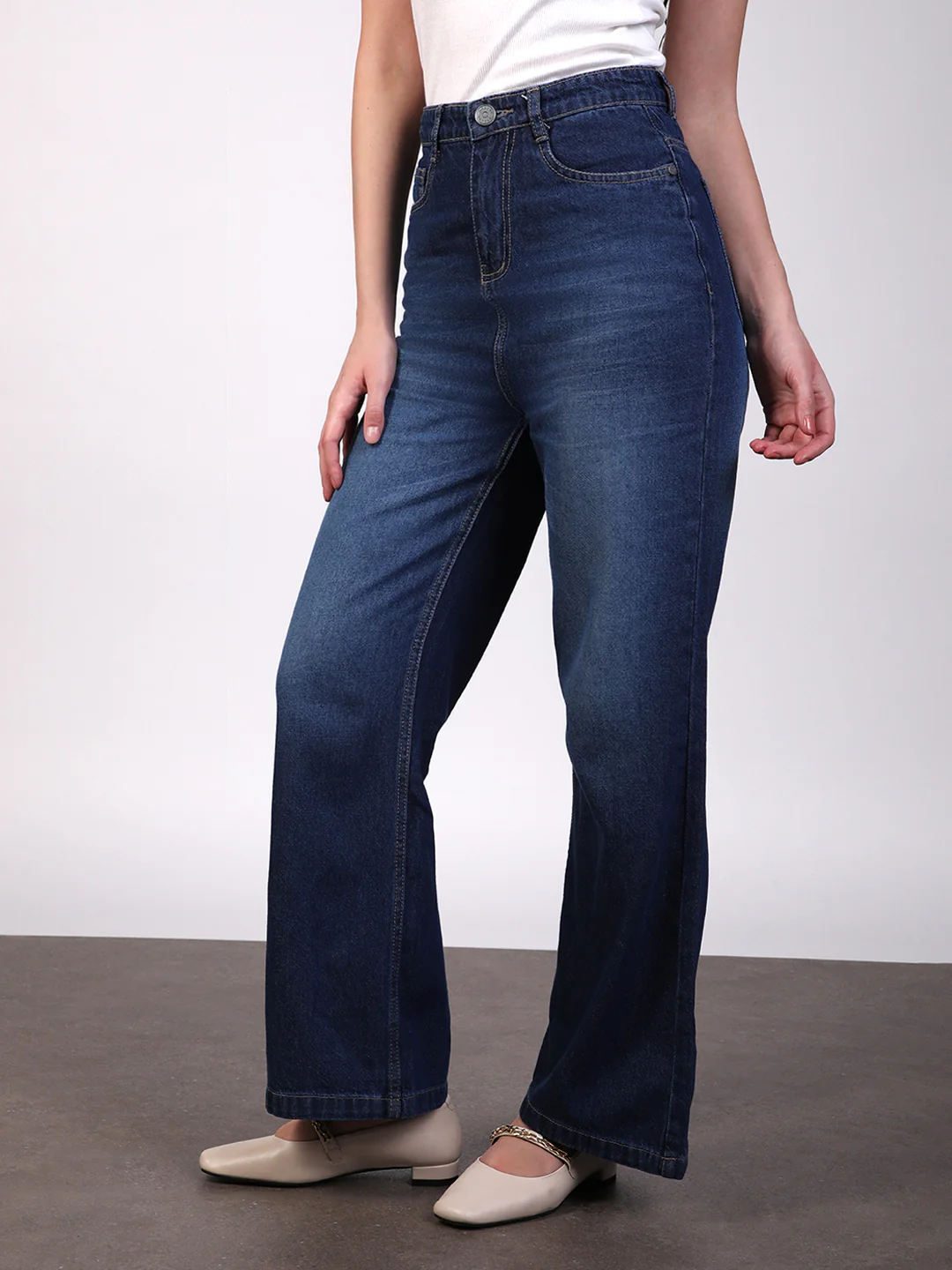 Women's Blue Wide Leg Fit Washed Jeans - Image 3