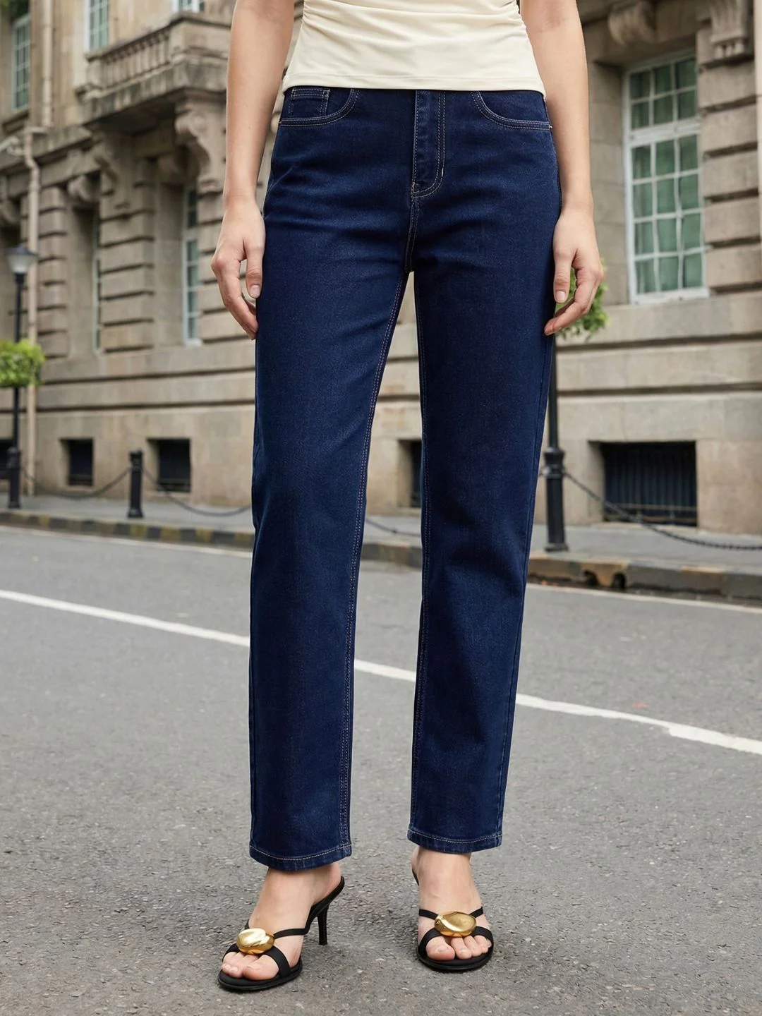 Women's Dark Blue High Rise Straight Fit Washed Jeans Non-Stretchable