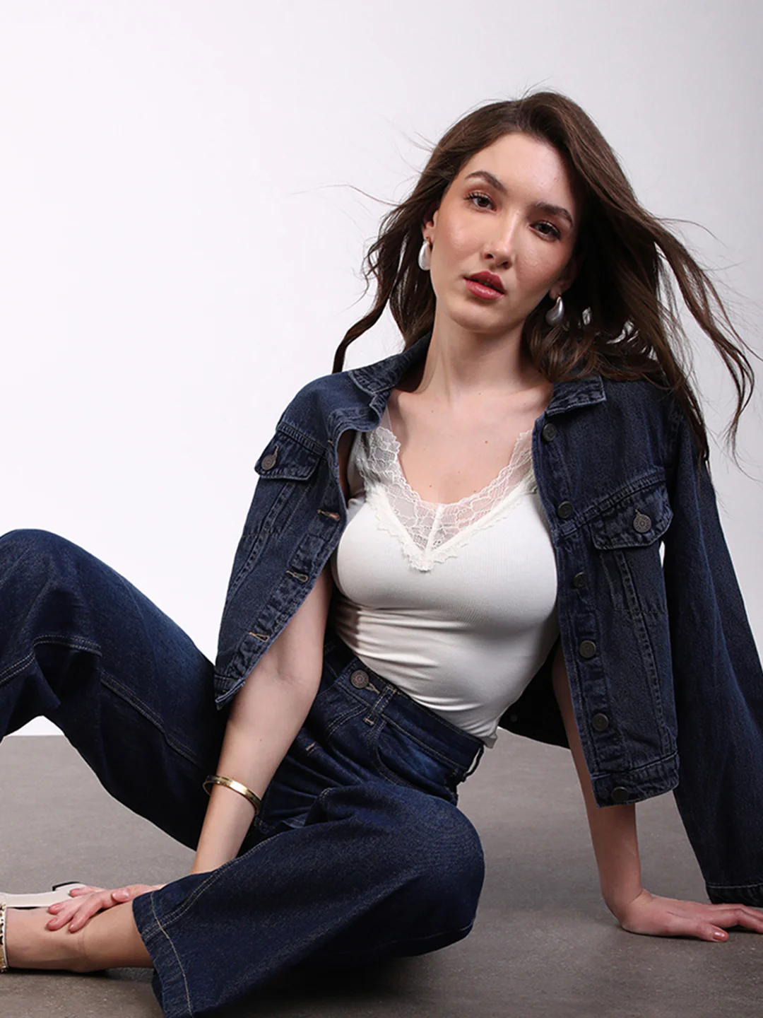 Women's Dark Blue Wide Leg Fit Washed Jeans - Image 5