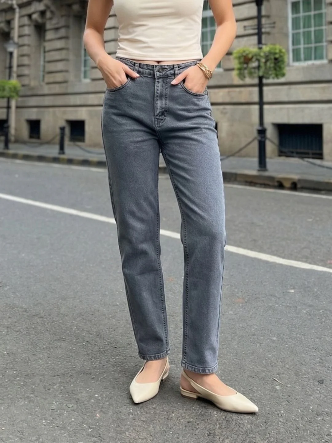 Women's Grey High Rise Straight Fit Washed Jeans Non-Stretchable