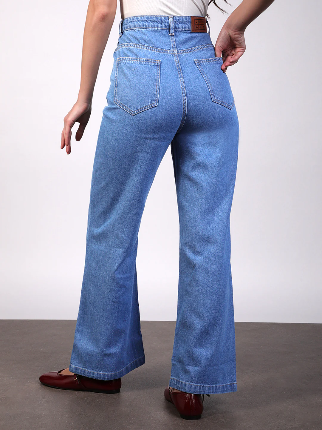 Women's Ice Blue Wide Leg Fit Washed Jeans - Image 4