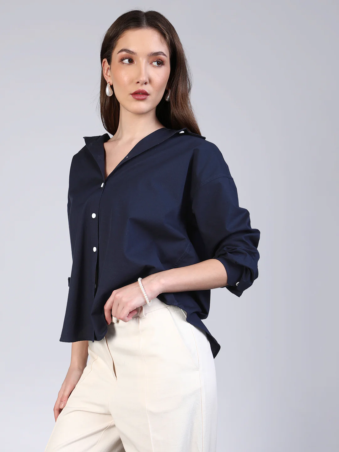 Women's Navy Cotton Full Sleeve Oversized Fit Casual Solid Slub Shirt with Spread Collar - Image 2