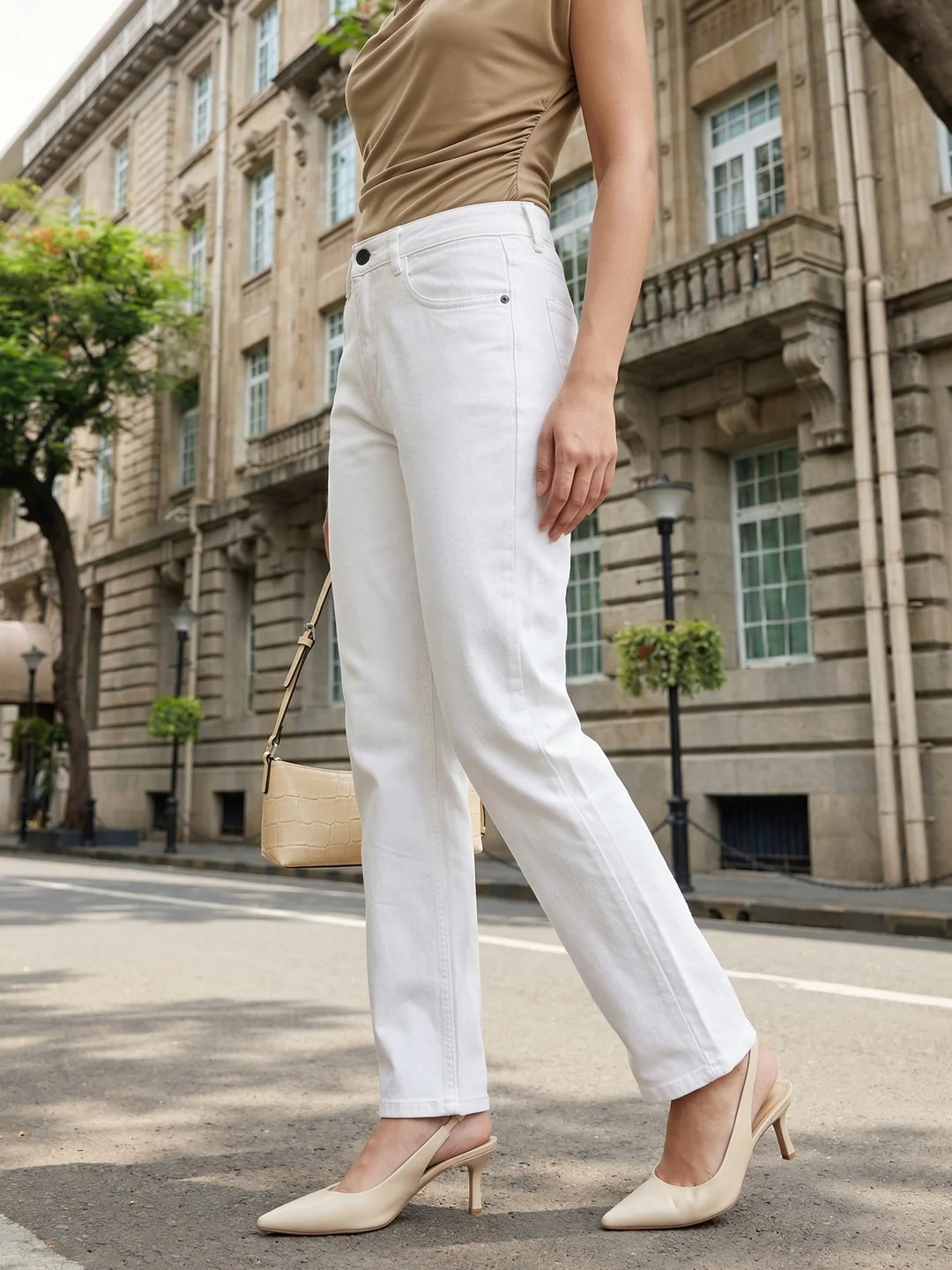 Women's White High Rise Straight Fit Washed Jeans Non-Stretchable