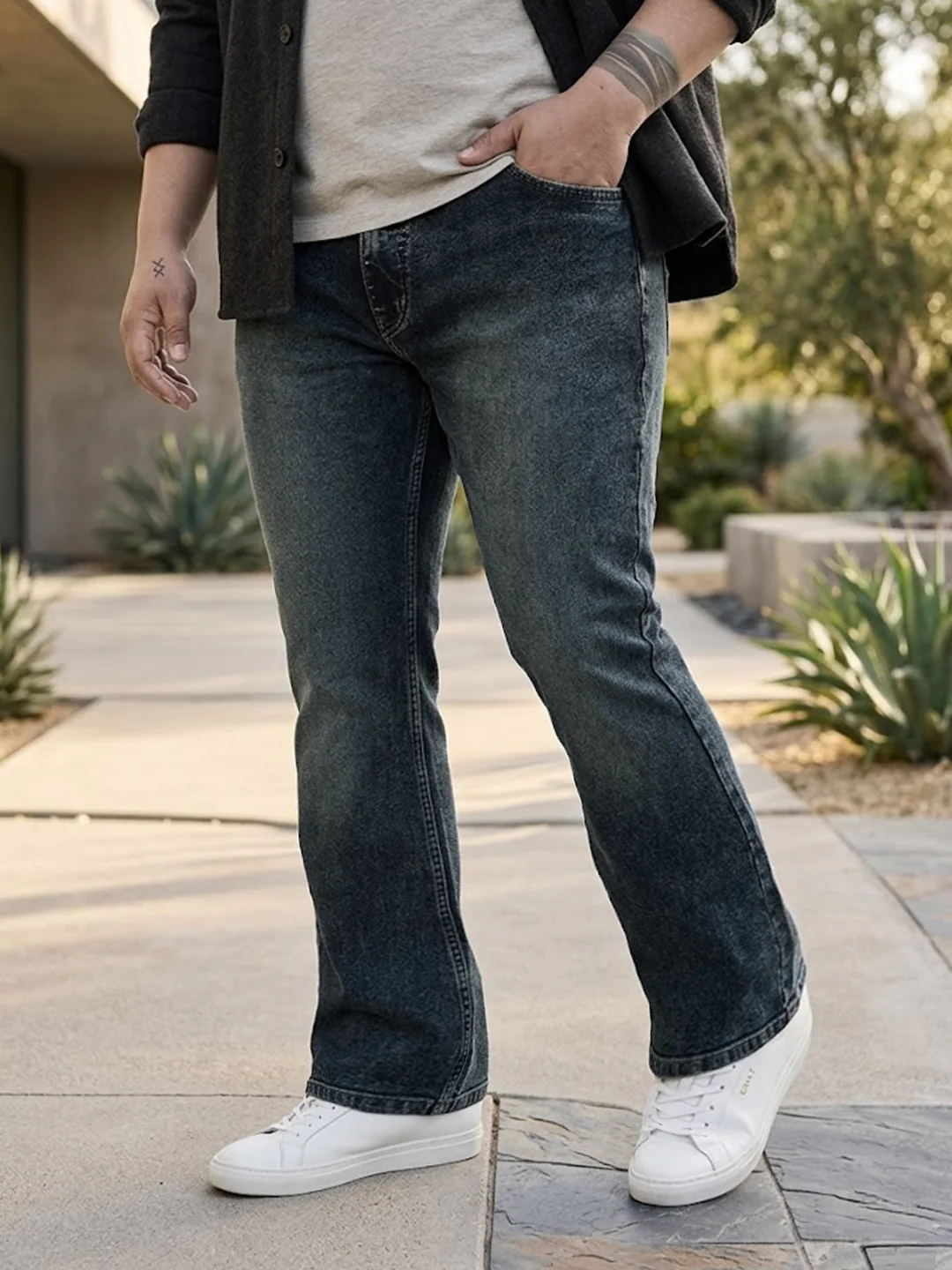 Plus Men's Dark Blue Bootcut Fit Mid Rise Tinted Heavy Washed Jeans Stretchable