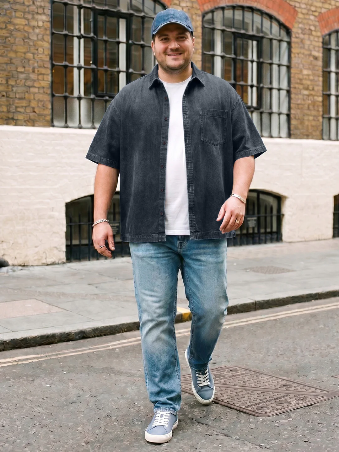 Plus Men's Dark Blue Oversized Fit Half Sleeve Solid Casual Denim Shirt - Image 4