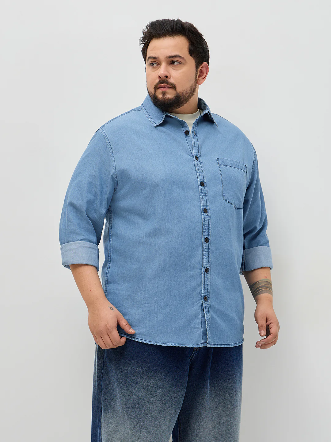 Plus Men's Light Blue Regular Fit Full Sleeve Solid Denim Shirt - Image 2