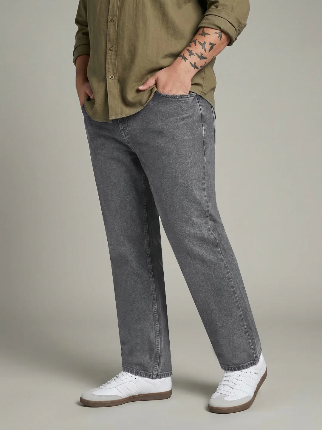 Plus Men's Light Grey Relaxed Fit Washed Denim Jeans Non-Stretchable - Image 2