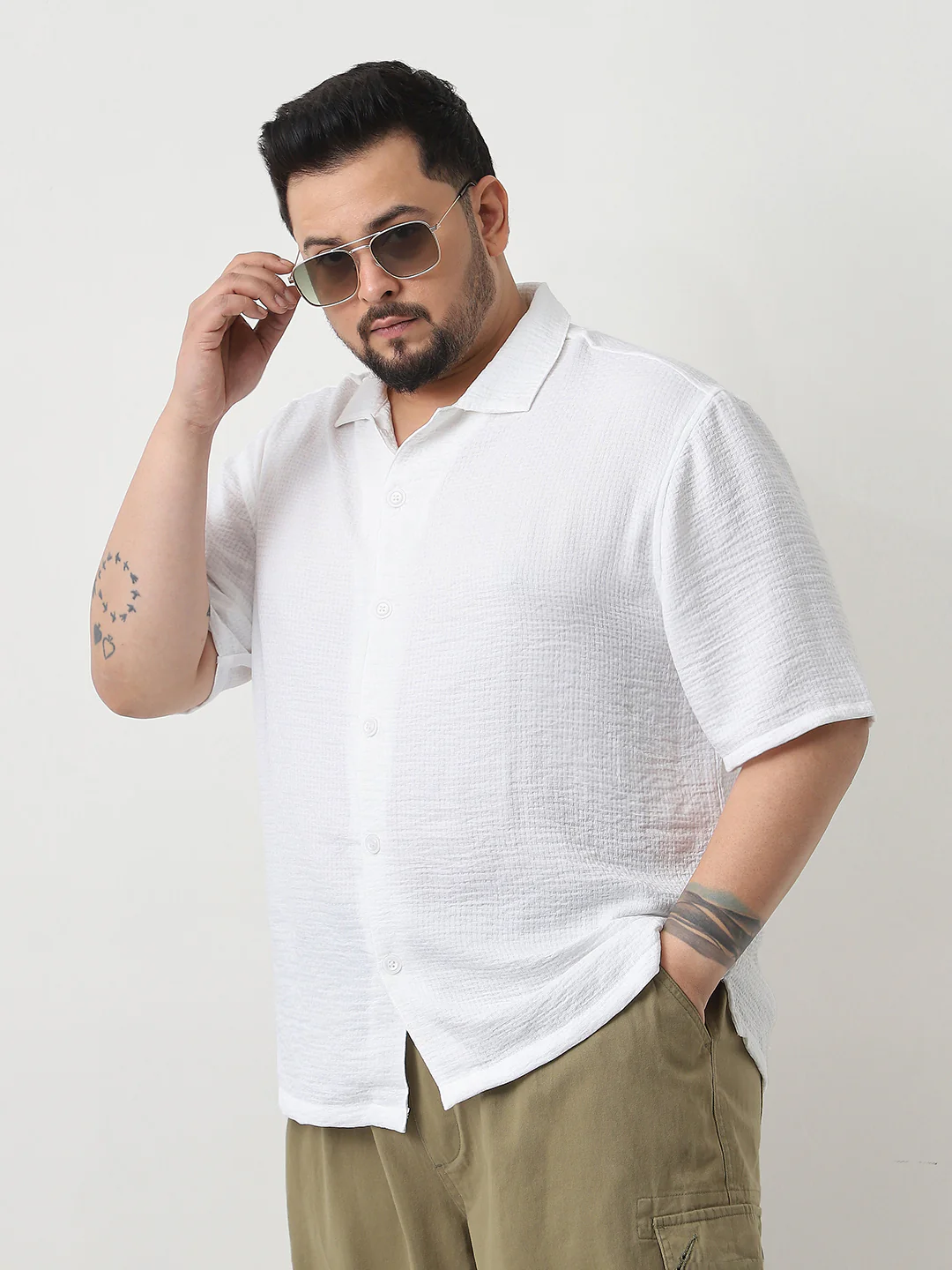 Plus Men's White Cotton Half Sleeve Oversized Fit Textured Shirt with Cuban Collar - Image 2